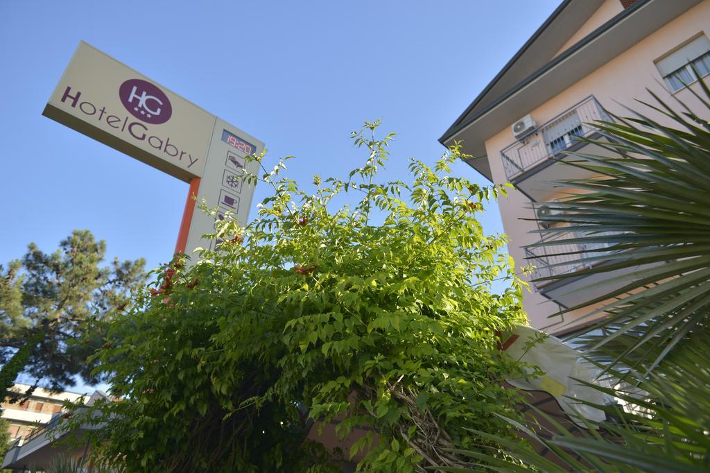 Hotel Gabry Червия Экстерьер фото