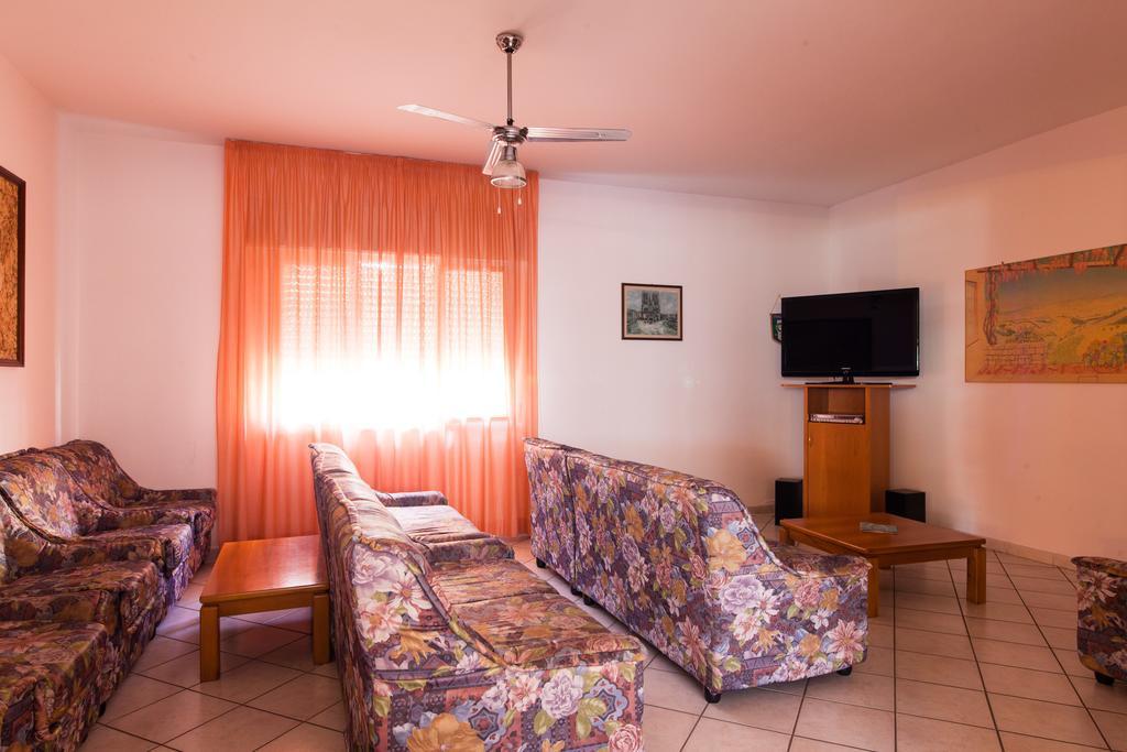 Hotel Gabry Червия Экстерьер фото