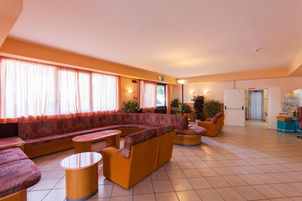 Hotel Gabry Червия Экстерьер фото