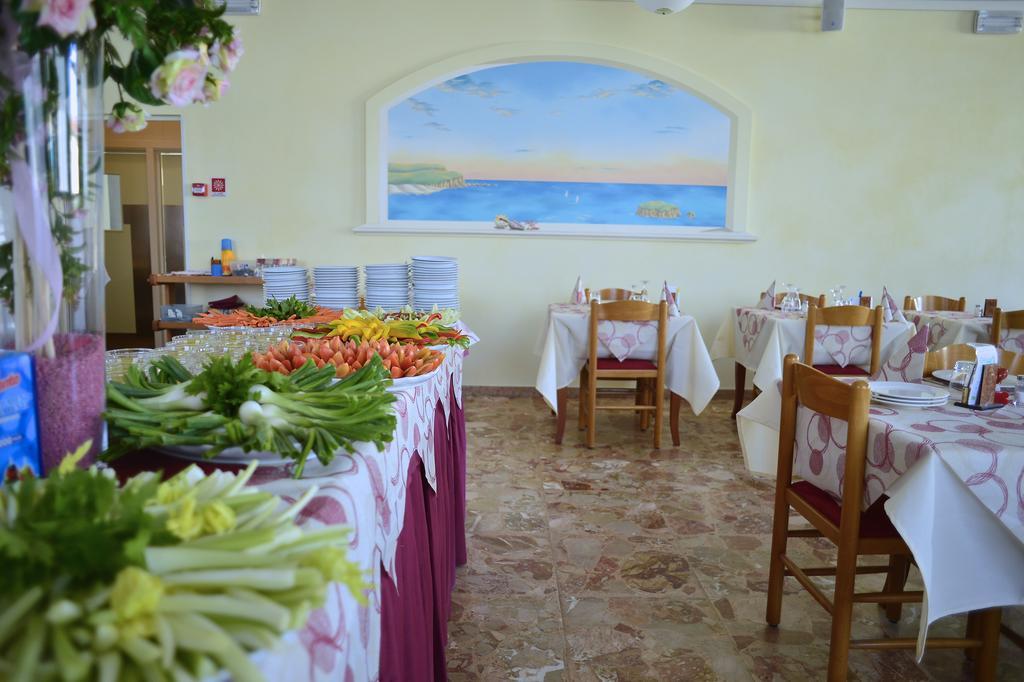 Hotel Gabry Червия Экстерьер фото