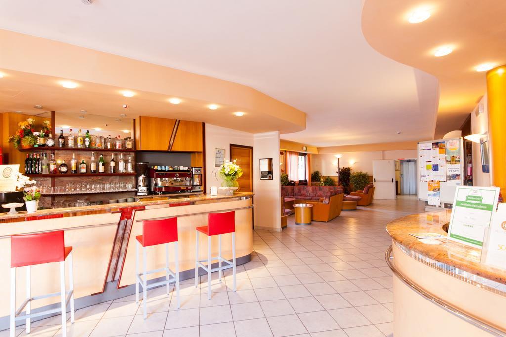 Hotel Gabry Червия Экстерьер фото