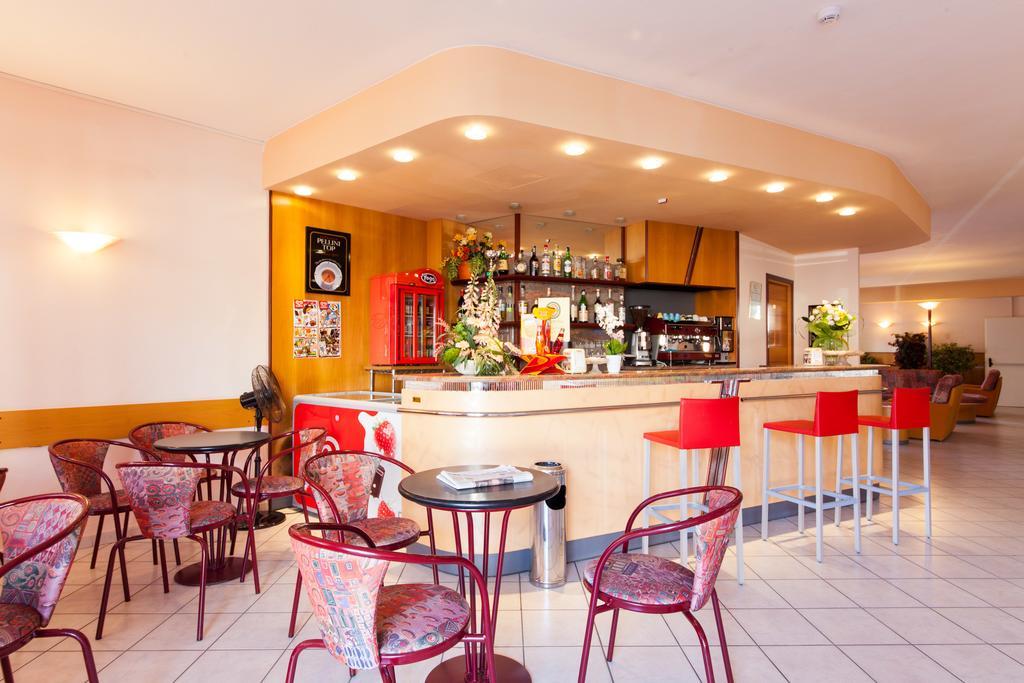 Hotel Gabry Червия Экстерьер фото